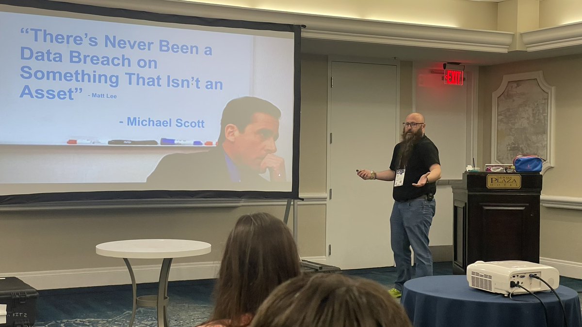 Watching Matt Lee and John Harden presenting at #MSPGeekCon. 

These guys are great 👍😎