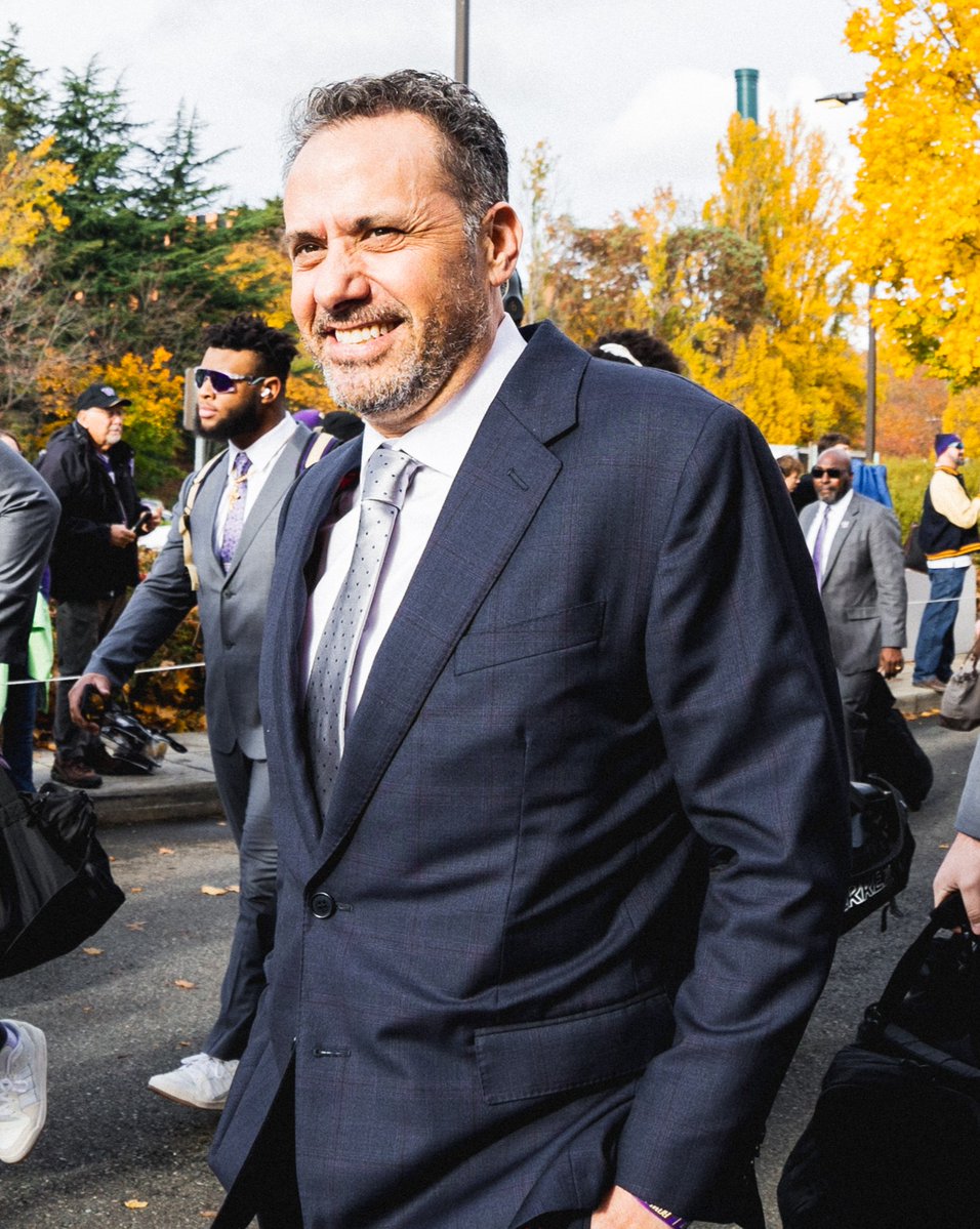 Washington Football (@uw_football) on Twitter photo 🥳 Happy Birthday to the leader of the pack, Coach Fisch! Here’s to another year of building greatness. 💛 #GoDawgs <a href="/CoachJeddFisch/">Jedd Fisch</a> 🥳 Happy Birthday to the leader of the pack, Coach Fisch! Here’s to another year of building greatness. 💛 #GoDawgs <a href="/CoachJeddFisch/">Jedd Fisch</a>