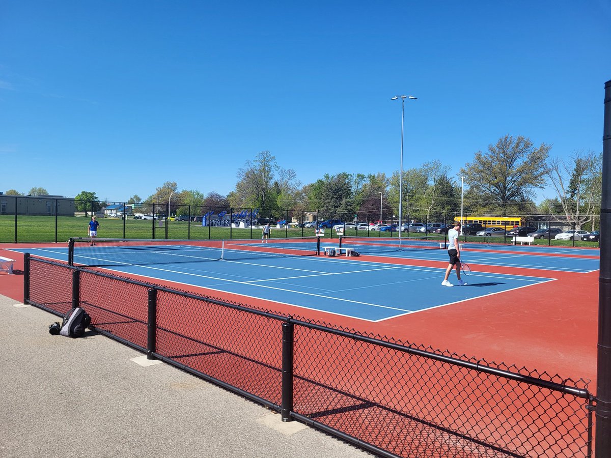 Great day for tennis in Marshalltown.

Up 5-1 after singles vs Pella. 

North Polk v Pella at 1230ish.

Pella v MHS at 345ish.