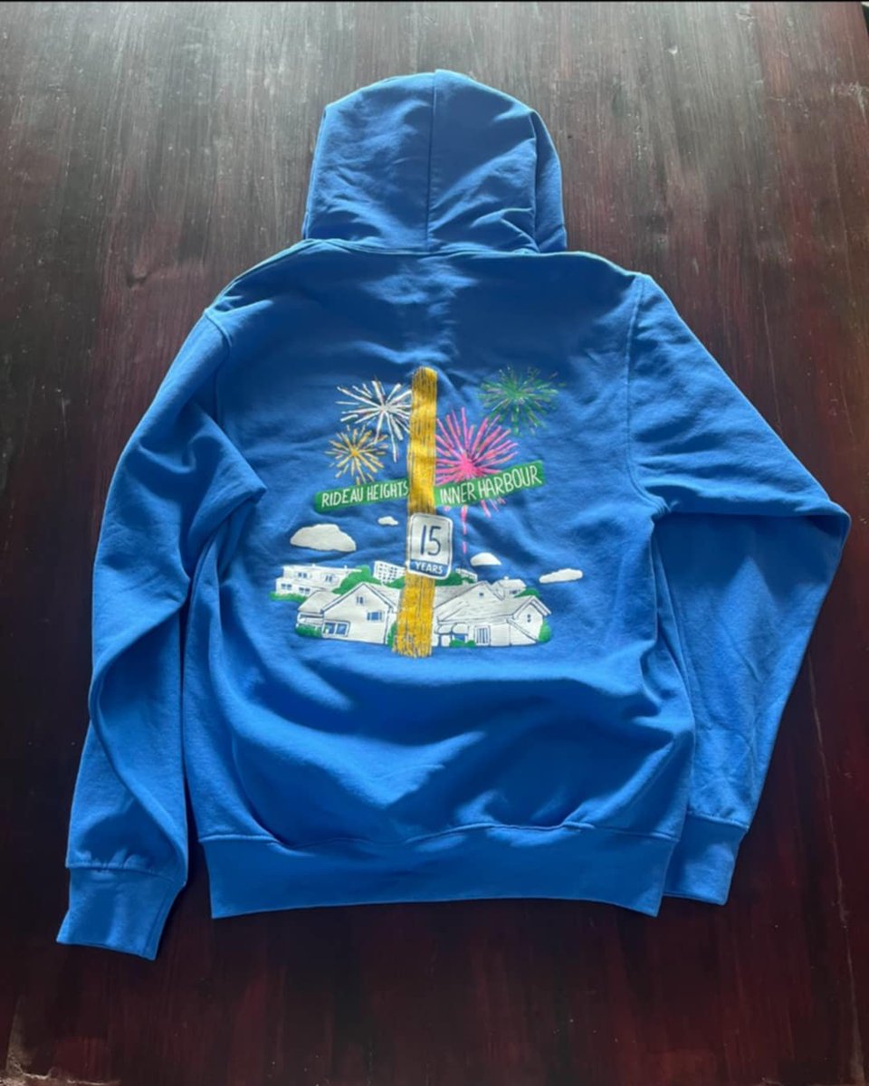 Celebrating 15 Years of Pathways To Education Kingston! Buy a Hoodie. Give a Hoodie. Empower a Student. teachresilience.ca/store
#ygk #ygkyouth