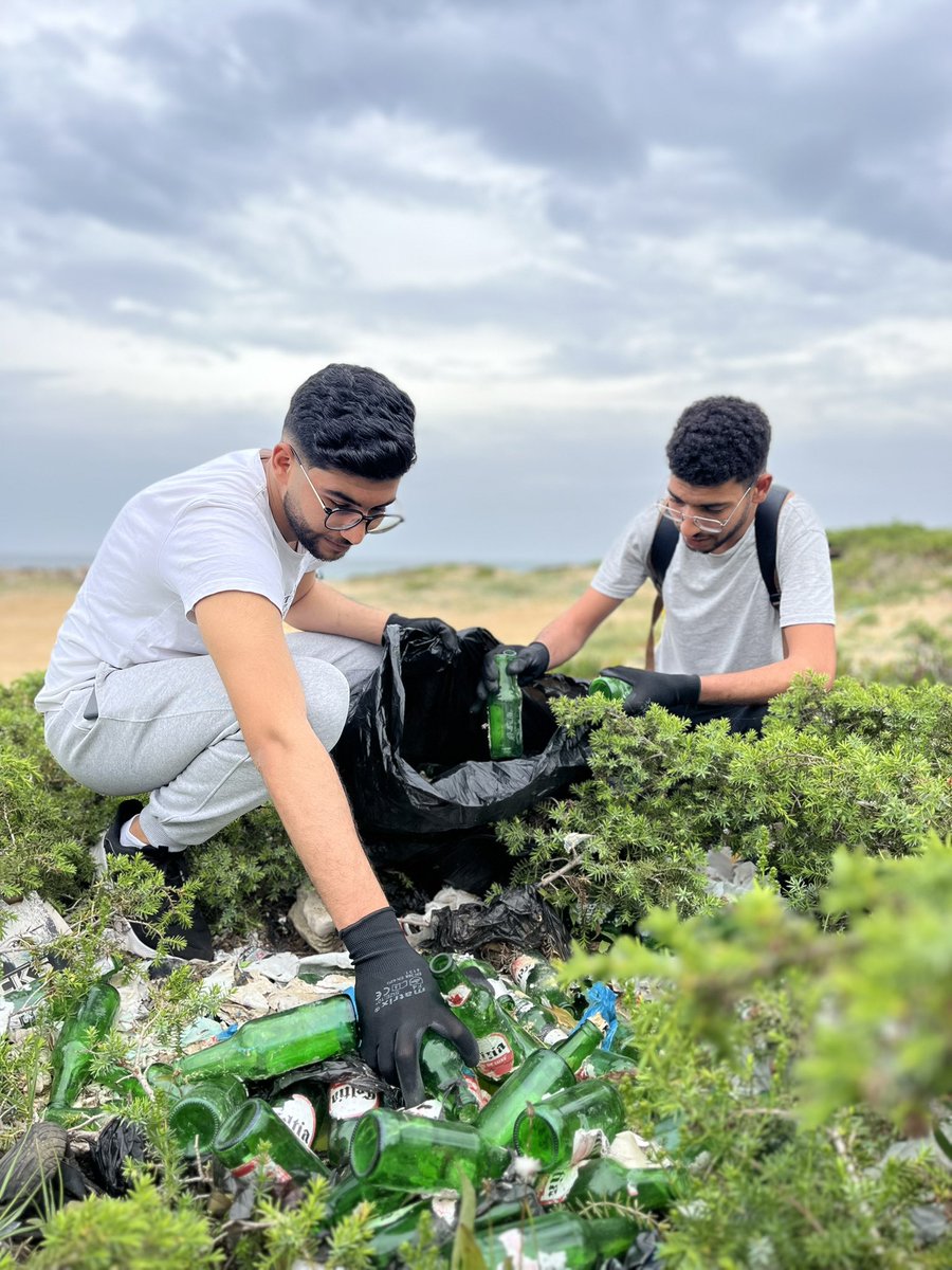 Beachcleanup du 04/05/25📍Les Grottes de Bizerte 🧤
Résultats : 1700 kg de déchets collectés 🚮
Merci à nos partenaires <a href="/geant_tunisie/">geant_tunisie</a> @monoprix.tunisie  pour leur soutien. Merci à @tunisie_recyclage pour la collecte des déchets qui seront valorisés par la suite
#stoppollution