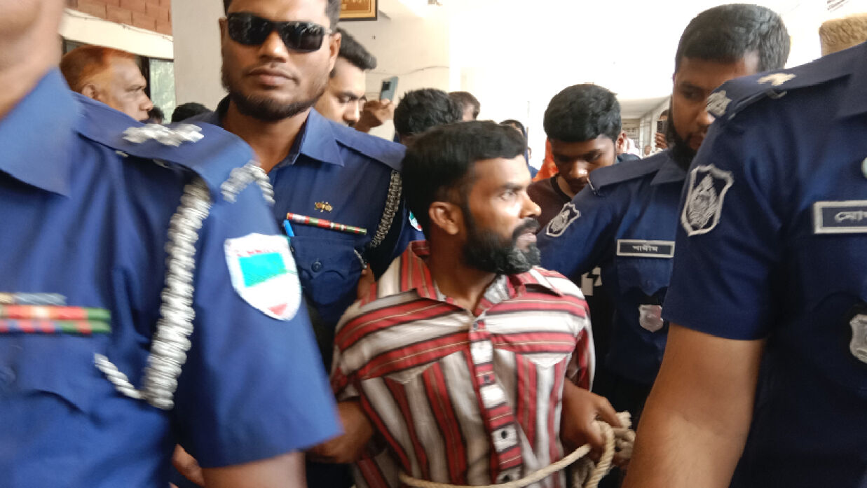 সেই আছিয়া হত্যায় বোন হামিদা ও তার প্রেমিক আকাশ জড়িত, অভিযোগ হিটু শেখের