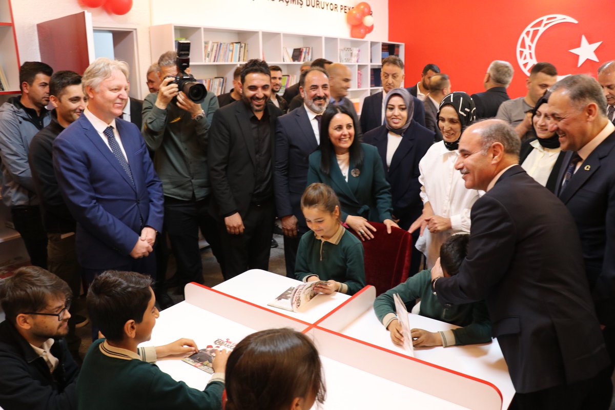 bingolmem's tweet photo. İçişleri Bakan Yardımcımız Sn. Mehmet AKTAŞ, Valimiz Sn. Ahmet Hamdi USTA, Vali Yardımcımız Sn. Fahri ONAY, İl Müdürümüz Mustafa ÖZEL ve il protokolü Sancak İlkokulu ve Rabia Hatun Kız Anadolu İmam Hatip Lisesi'nde Kütüphane Açılışlarına ve Ağaçeli 100. Yıl İlkokulu'nda "Şehit Bebek ve Çocuk Oyuncak Kütüphanesi"nin açılışına katıldılar.