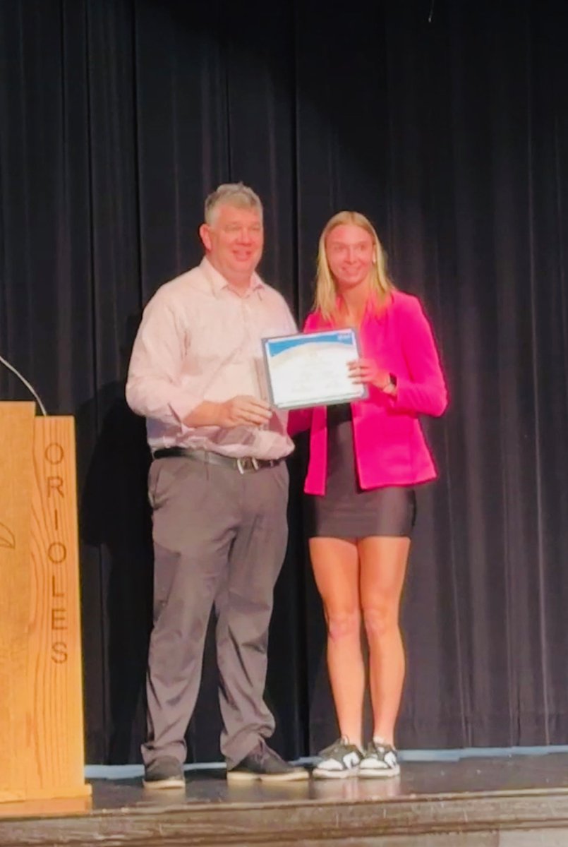 Last Thursday, at Augusta HS Awards Ceremony, Eric Brown, CEO/President of White Eagle Credit Union, presented two scholarships on behalf of WECU.
📷 The first recipient was Claire Brown, and the Richard G. Blue Memorial Scholarship was awarded to Rylee Sanger.