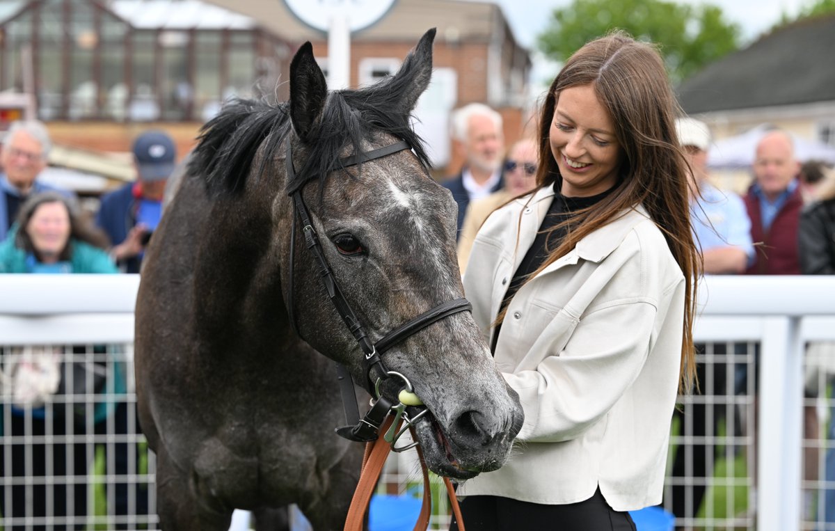 Photos from Salisbury's first meeting of the season are on my website now: francescaaltoft.co.uk/salisbury-4th-…

Congratulations to all winning connections!