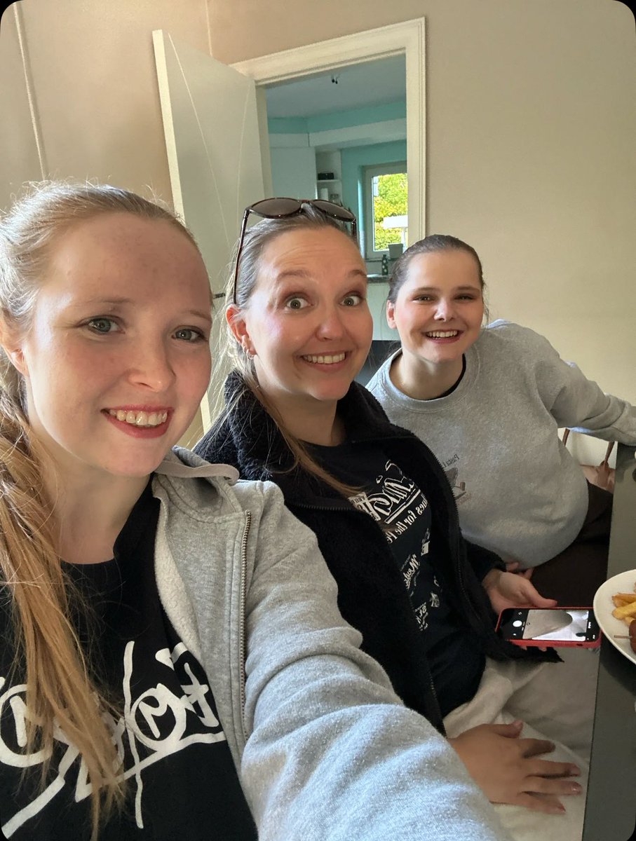 silke tweet media