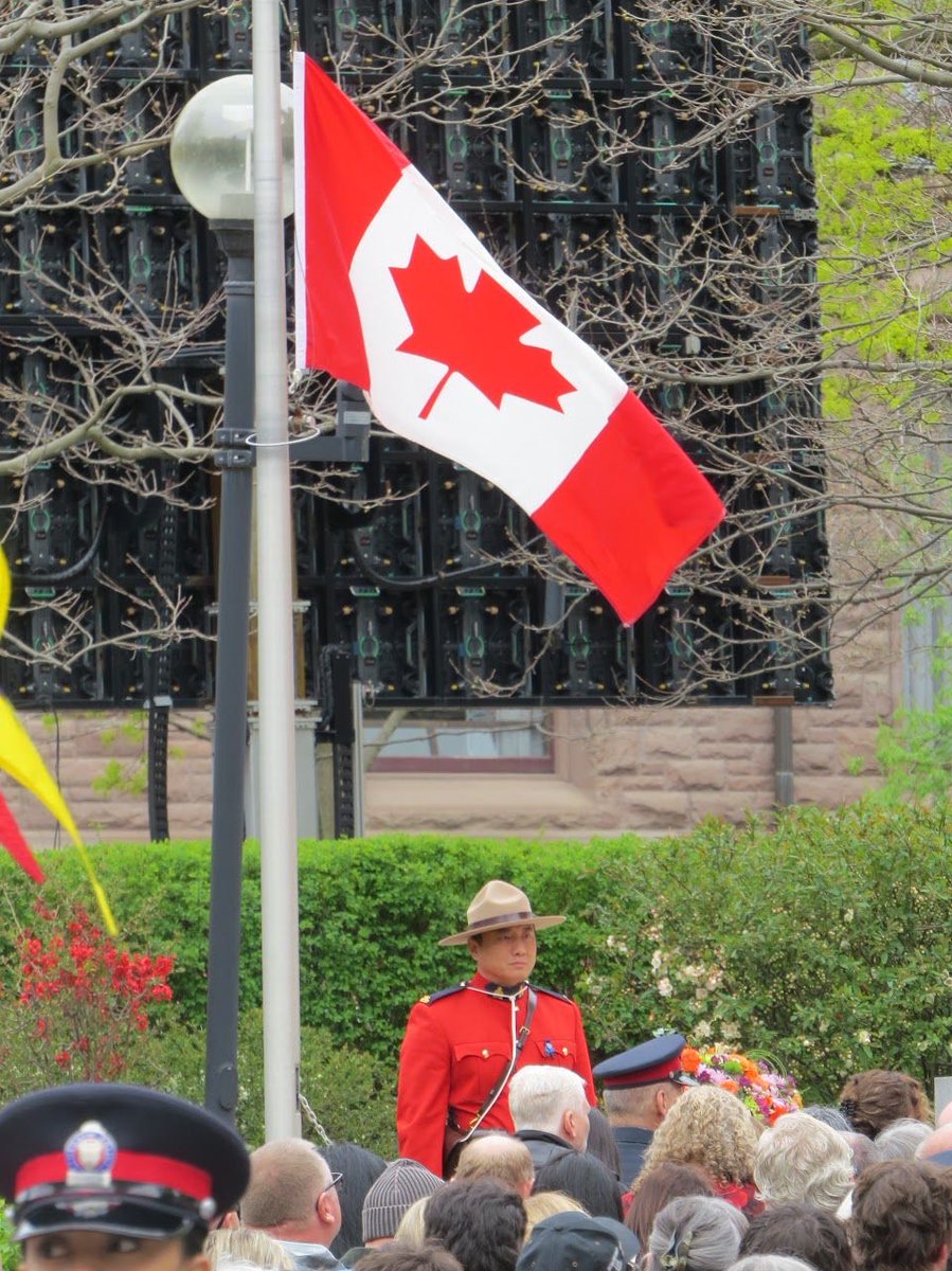 Yesterday in Toronto, #OntarioRCMP participated in the Ontario Police Memorial Ceremony of Remembrance in honour of the courageous officers who made the ultimate sacrifice.

Their legacy of service and bravery inspires us all.

#RememberTheFallen #HeroesInLife