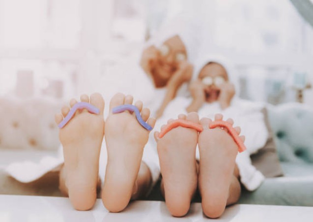 msjoliesole's tweet image. Moms deserve the best this #ManicureMonday. A perfect manicure or pedicure is a timeless gift of elegance. Thinking of the wonderful mothers in Toronto! #MothersDayGift #PamperMom #Toronto