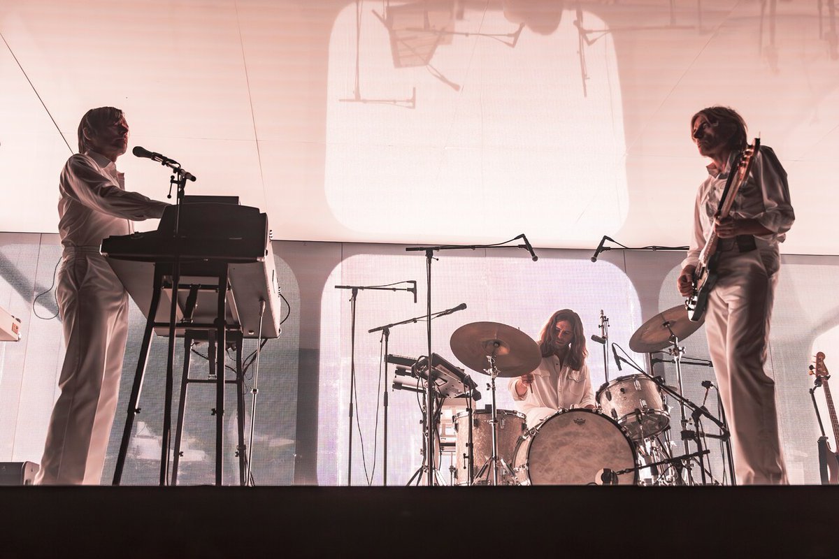 🎶 El pasado verano cumplí un sueño: ver a <a href="/airofficial/">AIR</a> en directo en el <a href="/gentjazz/">Gent Jazz</a> interpretar 'Moon Safari'.

🎧 Nuevo episodio de Bienvenido a los 90:
🟢 t.ly/wT96b
🟡 go.ivoox.com/rf/145654057
🟣 apple.co/3CF60a0