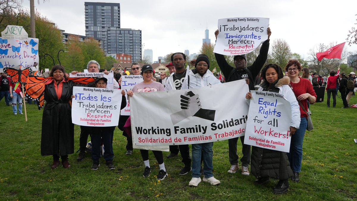 Thank you to everyone who joined us for International Workers’ Day in Chicago! Special thanks to EAT, Black Workers Matter, WFS members and supporters for being with us. Together, we’re advocating for fair wages and racial equity. Let’s keep pushing for change! #SOLIDARITY