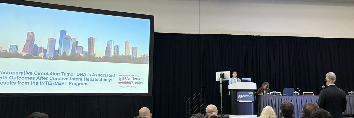 Attending #DDW2025 and looking for #SSAT2025 content? Use the <a href="/DDWMeeting/">Digestive Disease Week</a> app of course but I find this link highly useful! meetings.ssat.com/program/2025/?… ! (📸of excellent <a href="/MDAndersonNews/">MD Anderson Cancer Center</a> fellow Brittany Fields fielding a question from Matt Walsh <a href="/ClevelandClinic/">Cleveland Clinic</a> for 👀 <a href="/timnewhook19/">Timothy Newhook</a> )