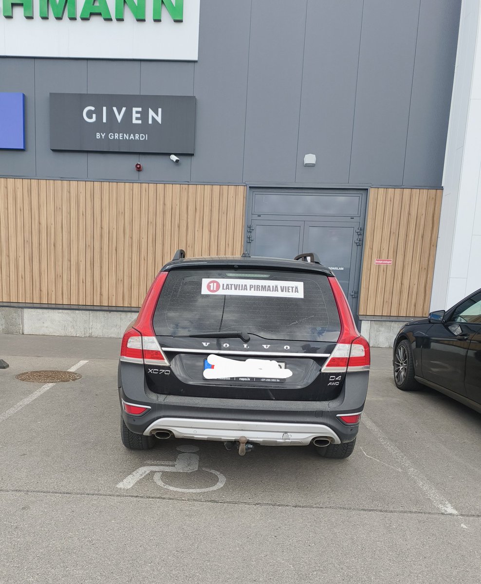 gerda_c's tweet image. Nav labi smieties par cilvēkiem, bet...