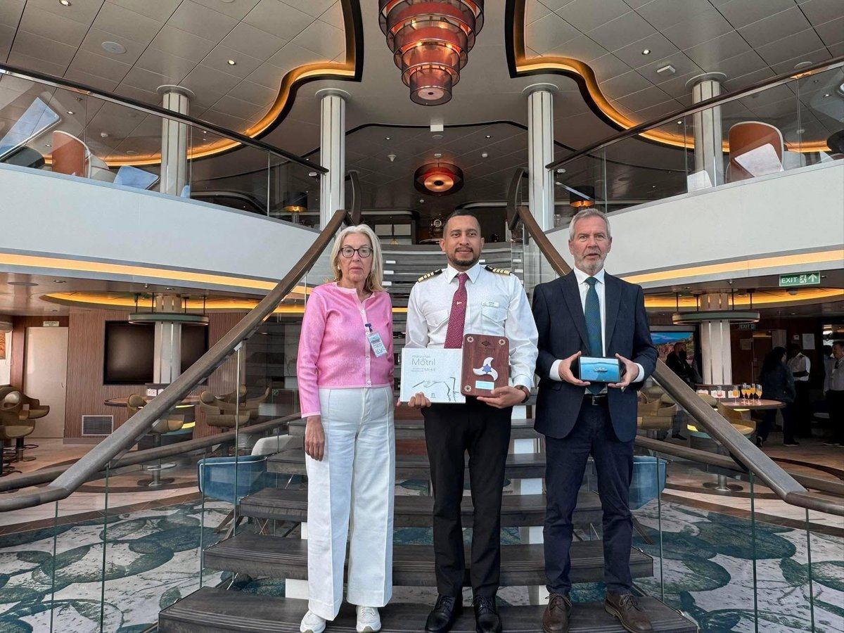 Recibimos al crucero de expedición “Sylvia Earle” en su primera escala en el <a href="/puertodemotril/">Puerto de Motril</a>. 
Un buque sostenible en su concepción con el sistema de proa invertida X-Bow y en sus itinerarios, con trayectos de corto recorrido entre puertos, que reducen el impacto medioambiental.