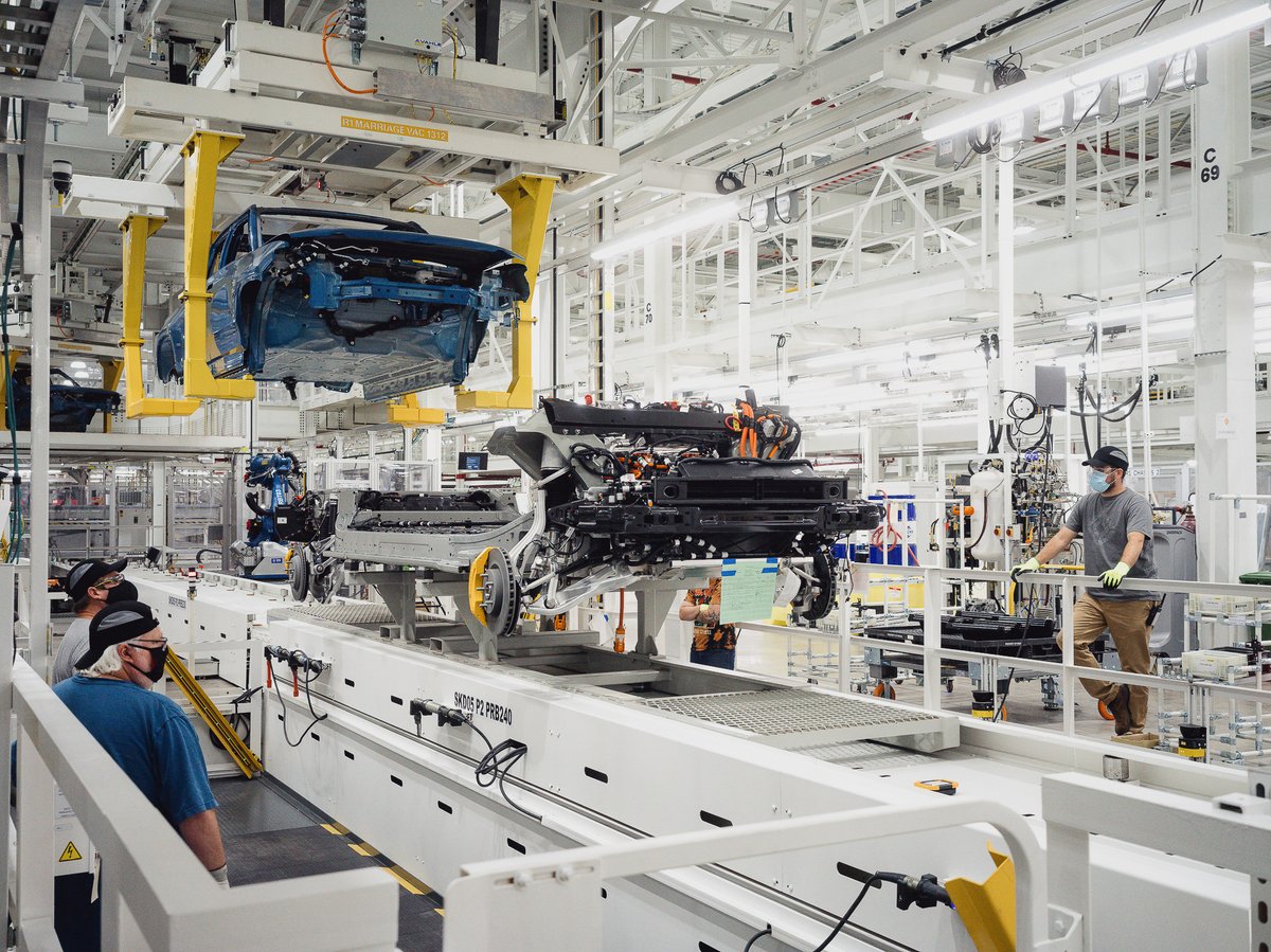IllinoisEDC's tweet image. BIG NEWS: @Rivian plans to add a supplier park to its #EV factory in #NormalIL, solidifying its deep commitments to #BeInIllinois. 🎉⚡   

The $120M investment will pave the way for EV suppliers to locate in the park and create hundreds of new jobs. More: bit.ly/3RQh63N