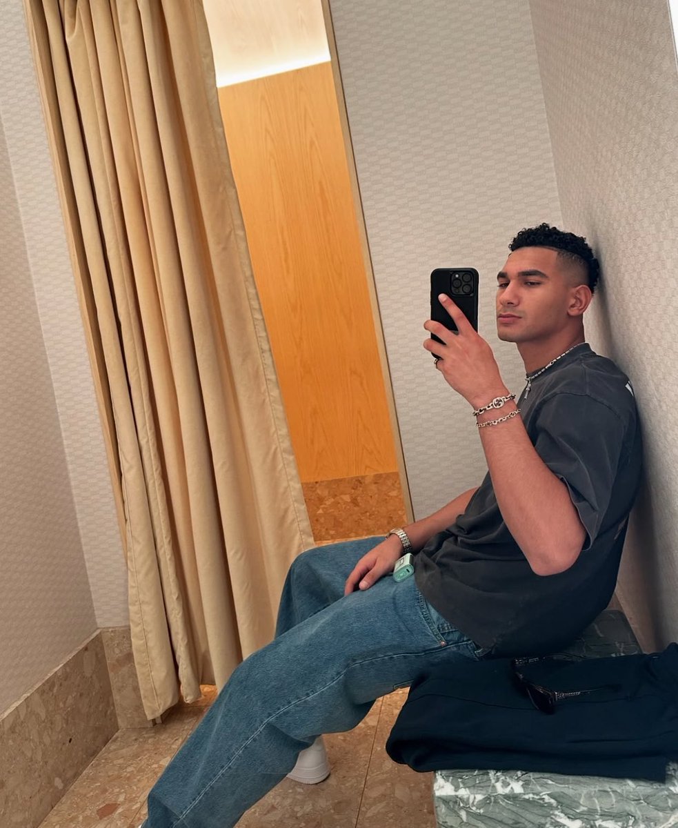 Atitty's tweet image. Good morning 🖤