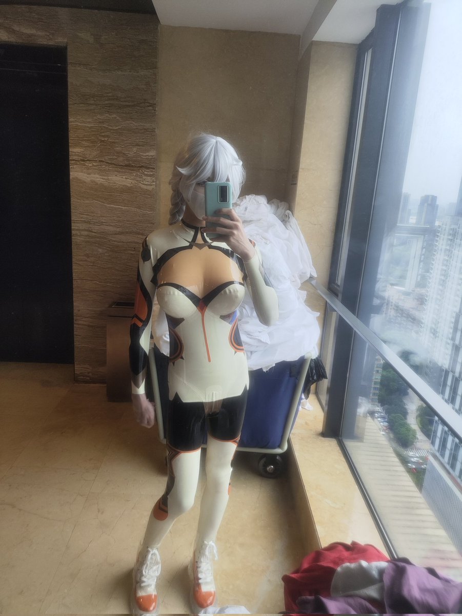 生日快乐，生日出了自己的推，漫展3天也玩的很开心