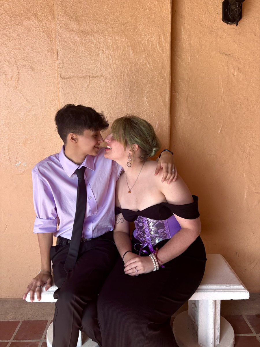 V4NP4LM3R's tweet photo. i love my butch <3 https://t.co/GEsaQ3UCjy
