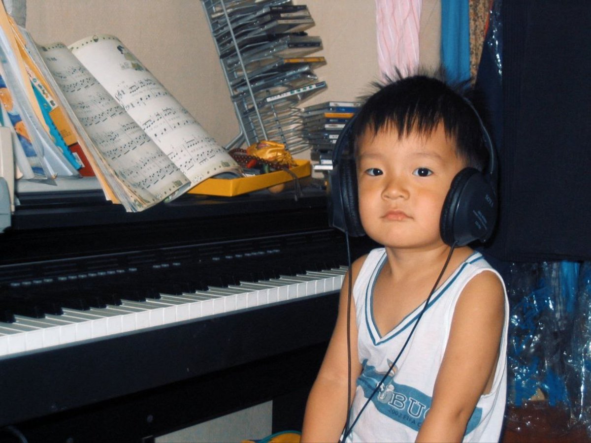 M0HETA's tweet image. #heeseung's pre-debut photos and videos ; a thread 🧵