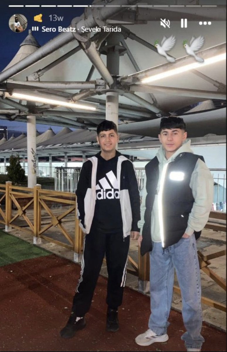 Olaydan 10 dk sonra işledikleri cinayeti arkadaşlarına gülerek anlatan bu soysuz katillerin 8 Mayıs'taki duruşmada hakim tarafından bir yetişkin gibi yargılanıp en ağır cezaya çarptırılmasını istiyoruz !!!!!  #ahmetmattiaminguzzii̇cinadalet #MattiaAhmetMinguzzi #AhmetMinguzzi