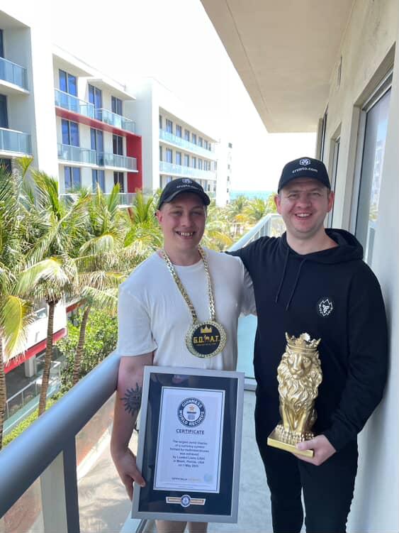A big shout-out to <a href="/_CryptoDiamond/">CRyptO Diamond 💎</a> for coming to meet up with myself and <a href="/SupremeShaney/">Shane | Crypto.com 🇨🇦</a> and dropping by with some awesome swag 🔥

On our final day in Miami, we are both feeling incredibly thankful 🙏

Now get me home to some aloe vera, I am crispy 🦞