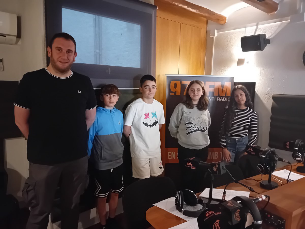 MNAT (@mnattgn) on Twitter photo 🎙️Nou episodi de "Centcelles, objectiu patrimoni", dedicat al Patrimoni Mundial! Aquesta setmana hem tingut el plaer de comptar amb alumnes de l’<a href="/insconstanti/">Ins. de Constantí</a>.
👂Escolteu què ens expliquen: constantiradio.cat/programs/centc…
🤝Coordinat pel <a href="/mnattgn/">MNAT</a> amb la col·laboració de l’ <a href="/ajconstanti/">Ajuntament Constantí</a>. 🎙️Nou episodi de "Centcelles, objectiu patrimoni", dedicat al Patrimoni Mundial! Aquesta setmana hem tingut el plaer de comptar amb alumnes de l’<a href="/insconstanti/">Ins. de Constantí</a>.
👂Escolteu què ens expliquen: constantiradio.cat/programs/centc…
🤝Coordinat pel <a href="/mnattgn/">MNAT</a> amb la col·laboració de l’ <a href="/ajconstanti/">Ajuntament Constantí</a>.