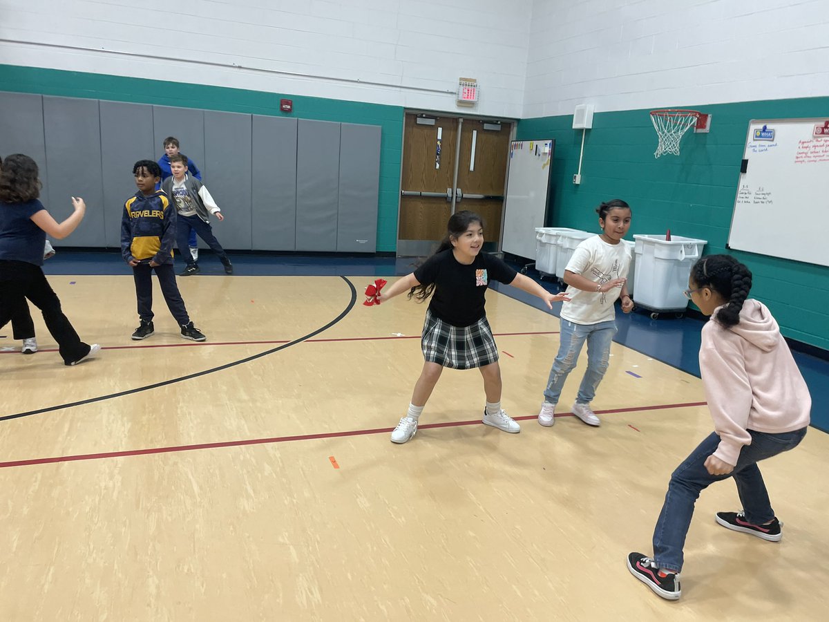 BoPhillips10's tweet photo. Today’s games around the 🌎
Catch You Tail 🇳🇬
Chinese Wall 🏴
Hull I Hatten 🇳🇴
Standards 3.5.7 , 3.8.5
#Physed #GlobalPE #D59PE
@D59SaltCreek @MrsMetcalf_PE https://t.co/CwFqZN2MDO