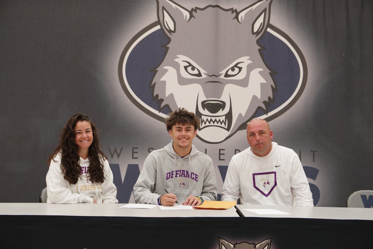 Made it official!! 

<a href="/DefiCollegeBASE/">Defiance College Baseball</a> <a href="/wcwolvessports/">West Clermont Athletics</a> <a href="/coachbabcock24/">Ben Babcock</a> <a href="/shaneBB17/">Shane Gardner</a>