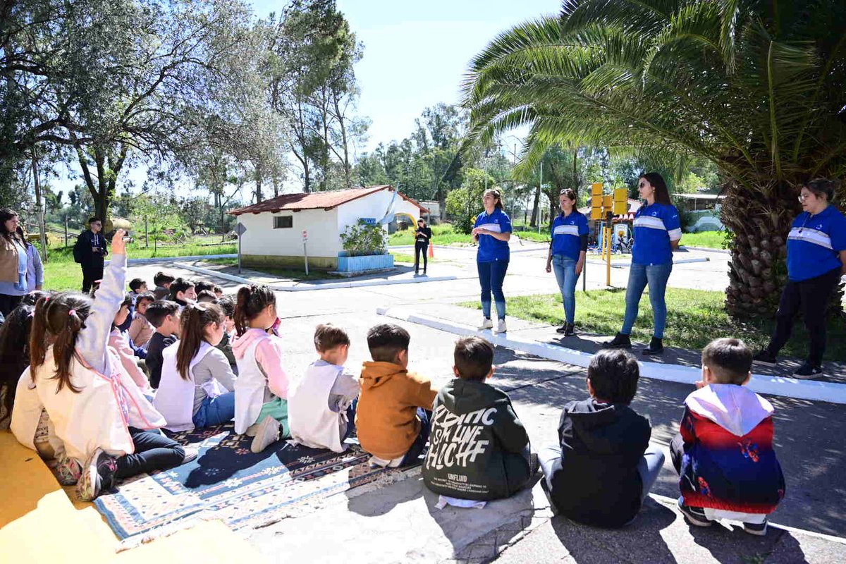fsusbielles's tweet photo. 📘Formación y educación vial: se hará eje en las escuelas con programas específicos. 

💳 Licencias de conducir: Se modificará el modo de evaluación práctica para pasar a realizarse en vía pública con autos doble comando https://t.co/JzjnKRJc2X