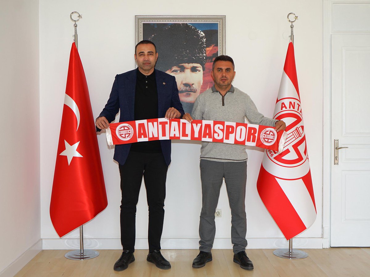Antalyaspor Kulübü Başkanı Sayın Mustafa Ergün’ü (<a href="/mustafa_ergun07/">Mustafa Ergün</a>) ziyaret ettik.

Keyifli sohbeti ve bize hediye etmiş olduğu Antalyaspor Kulübü forması için kıymetli başkanımıza teşekkür ediyoruz.