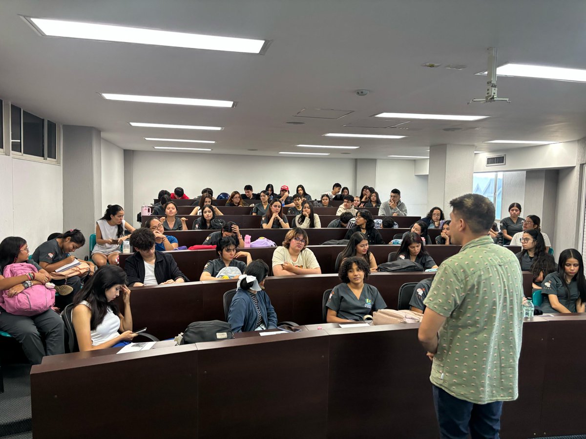 UCooperativaBga's tweet image. 📚✨ Celebramos el #DíaDelIdioma en la Ucc Campus  Bucaramanga con arte, juego, literatura y creatividad. Gracias a quienes se unieron a esta semana llena de palabras que inspiran y conectan. ¡El idioma nos une! 💬🌍 #LenguasQueConectan