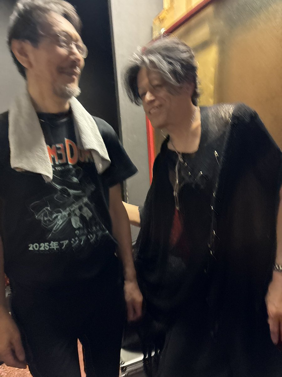 chuya_aquarius's tweet image. アレルギーでした。ルインズと割礼とでした。３バンド共に不撓不屈なり。吉田達也と宍戸幸司と1983年頃の話をしました。再会の約束もしました。Live photo by itaru watanave