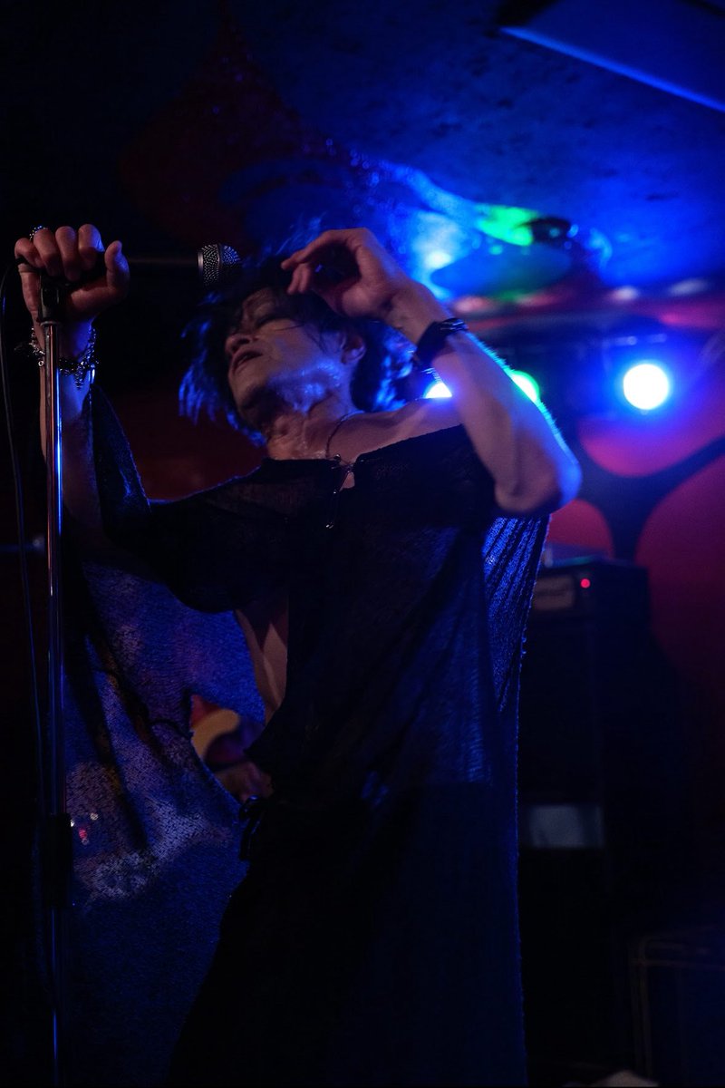 chuya_aquarius's tweet image. アレルギーでした。ルインズと割礼とでした。３バンド共に不撓不屈なり。吉田達也と宍戸幸司と1983年頃の話をしました。再会の約束もしました。Live photo by itaru watanave