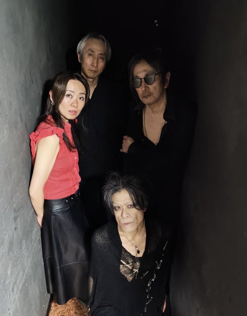 chuya_aquarius's tweet image. アレルギーでした。ルインズと割礼とでした。３バンド共に不撓不屈なり。吉田達也と宍戸幸司と1983年頃の話をしました。再会の約束もしました。Live photo by itaru watanave