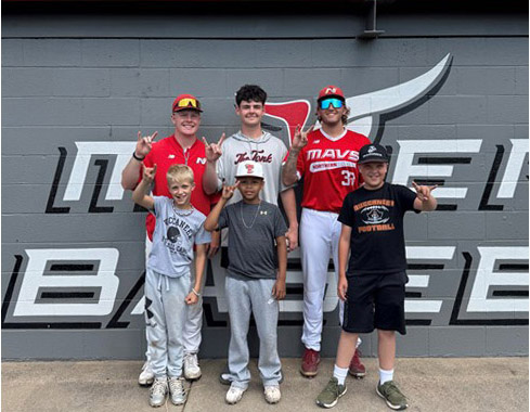 For the last two years, Mavericks Tristen Russell, Jakeb Koop and Liam Mckinney have helped coach little league baseball for area youth. This year, their little league players showed up to the Mavs last home game to support their coaches and get their autographs.
#N_O_C #Tonk