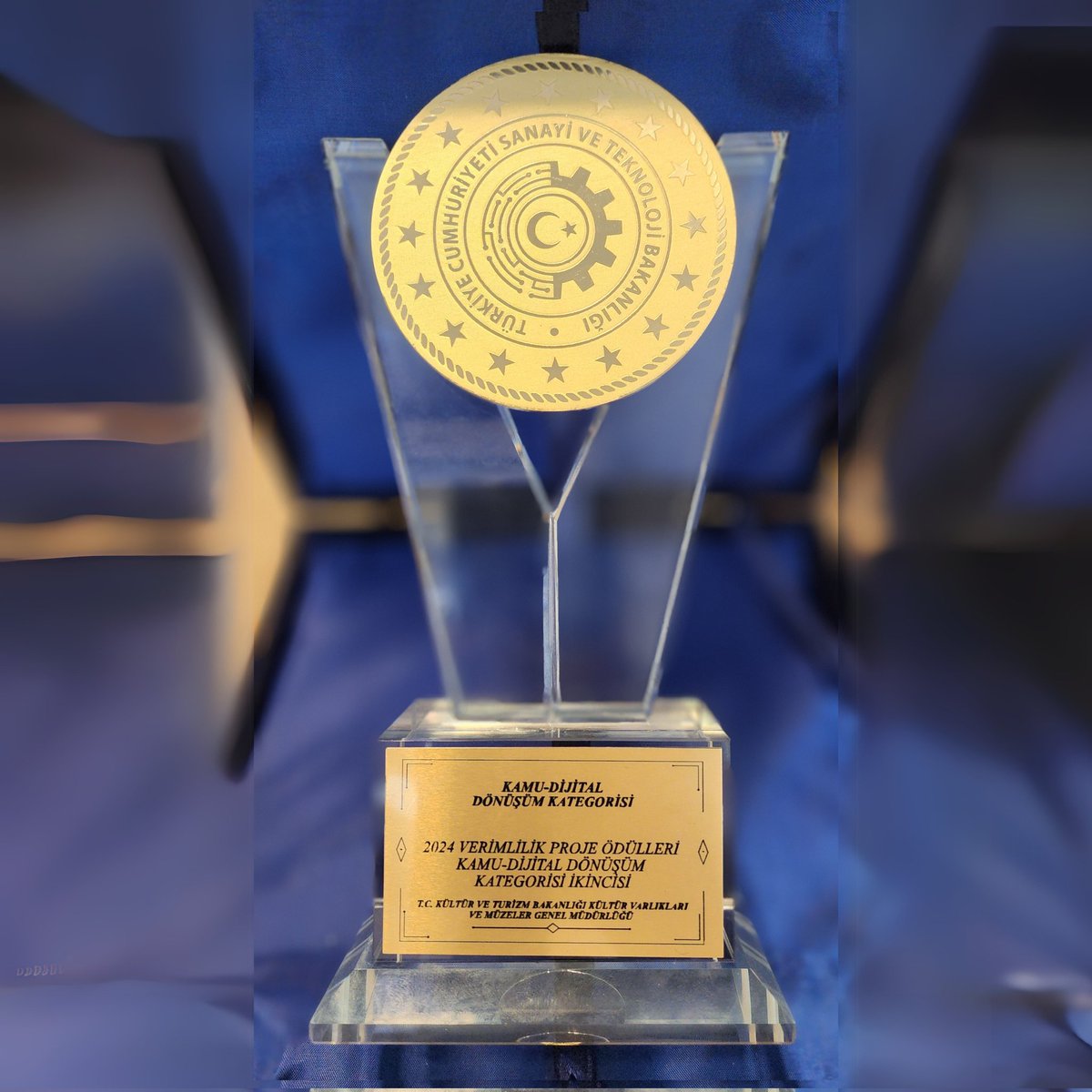 🏆 Müze Ulusal Enformasyon Sistemi (MUES) Projesi'ne Büyük Ödül! 🏆

🏛Sanayi ve Ticaret Bakanlığı'nın düzenlediği Verimlilik Proje Ödülleri'nde, "Kamu-Dijital Dönüşüm Kategorisi"nde MUES projemiz ikincilik ödülüne layık görüldü!  Ödül, Bakanlığımız adına Bakan Yardımcımız Sayın