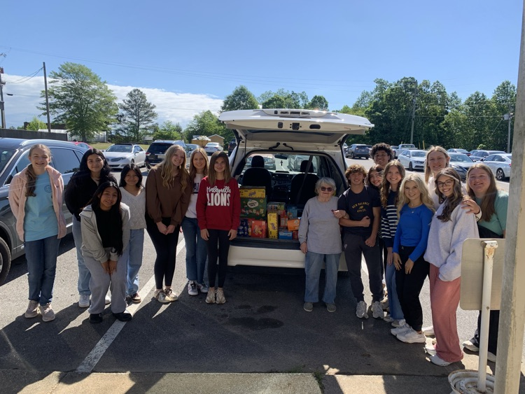 HaleyvilleCT's tweet photo. HOSA donated items to Ms Fay Cummings with the BackPack Ministry this morning.  HOSA was happy to help in this community service.  Thank you Ms Fay for all you do for our students! https://t.co/Hiwsz37ZLm