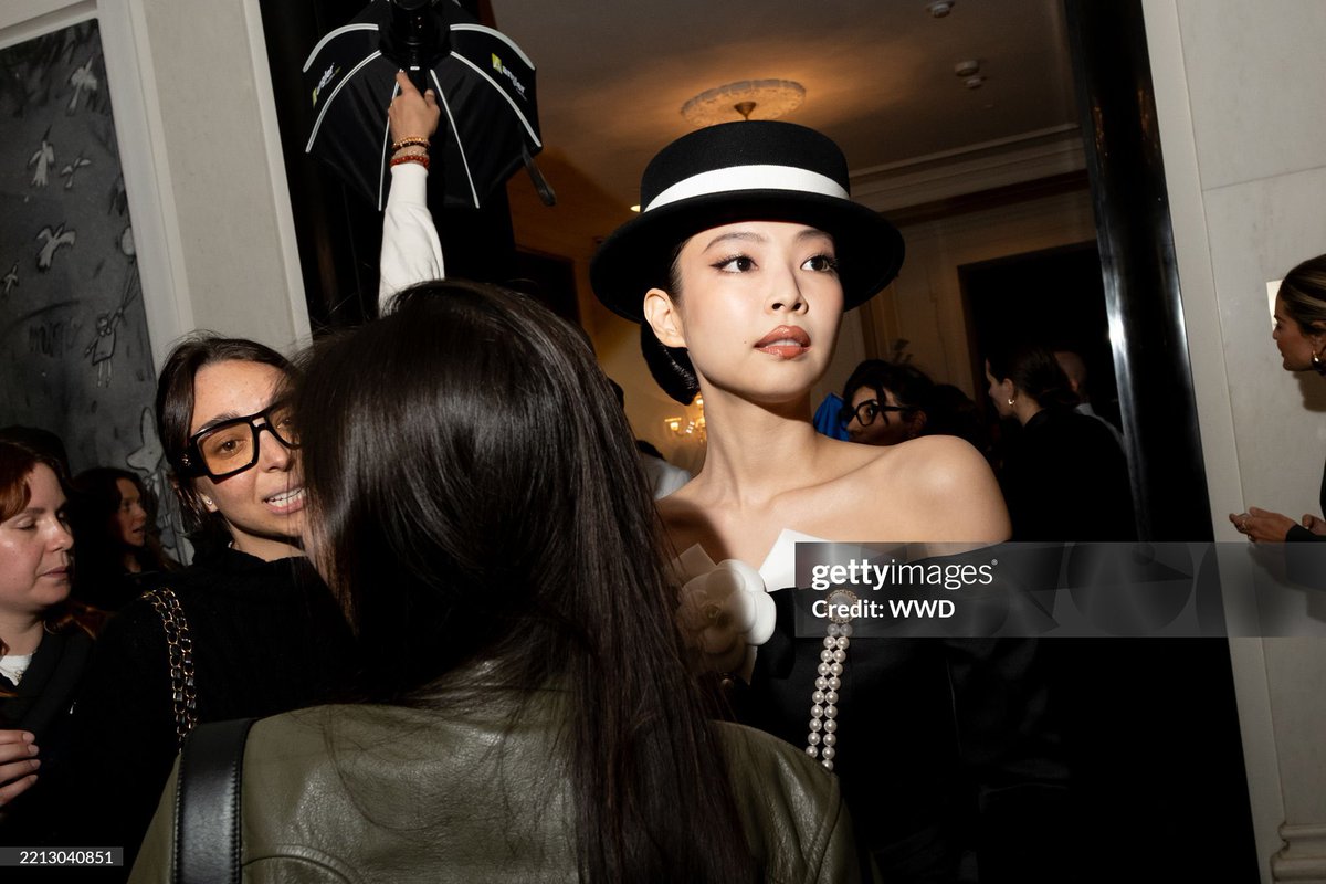 JennieDCGallery's tweet photo. 250506 @jennierubyjane reps @CHANEL as she heads to the #MetGala2025 ─ gatty images

JENNIE MET GALA #MetGala https://t.co/oClXF7j1BH