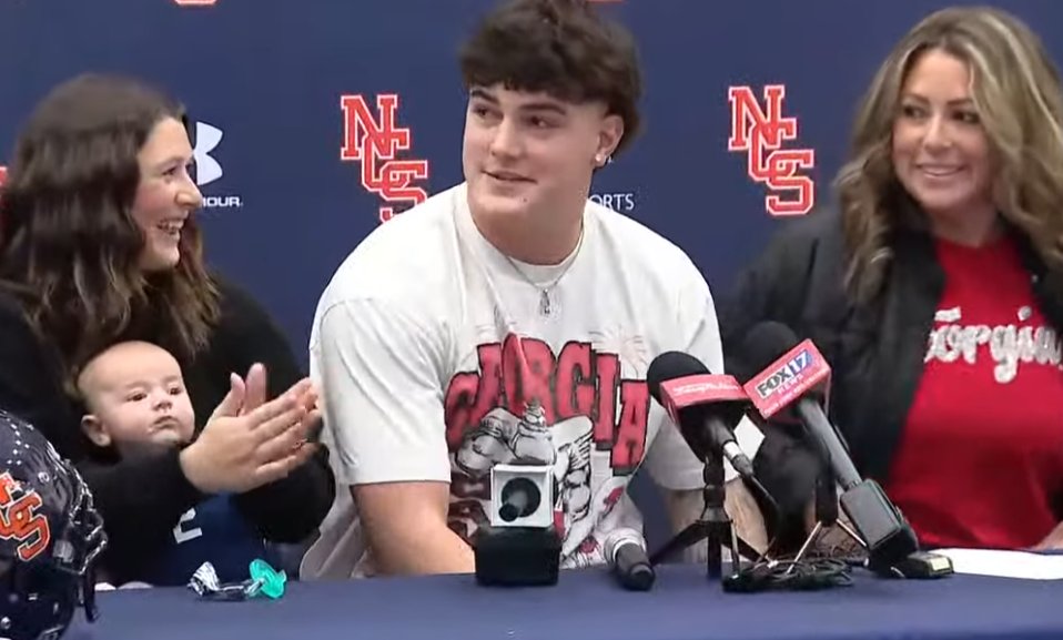 Jill Jelnick (@jilljelnick) on Twitter photo Jared Curtis is headed to.... GEORGIAš
The 5-star QB originally committed to UGA, then re-opened his commitment and is now officially sticking with <a href="/UGAAthletics/">Georgia Bulldogs</a>. He is the No.1 QB in class of 2026.
WATCH: youtube.com/watch?v=5Rf0JV⦠<a href="/Jaredcurtis37/">Jared Curtis 2026 QB</a> <a href="/NCSFB/">Nashville Christian Football</a> Jared Curtis is headed to.... GEORGIAš
The 5-star QB originally committed to UGA, then re-opened his commitment and is now officially sticking with <a href="/UGAAthletics/">Georgia Bulldogs</a>. He is the No.1 QB in class of 2026.
WATCH: youtube.com/watch?v=5Rf0JV⦠<a href="/Jaredcurtis37/">Jared Curtis 2026 QB</a> <a href="/NCSFB/">Nashville Christian Football</a>