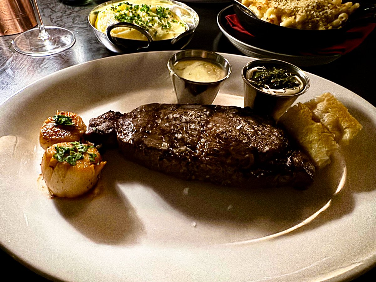 Staycations > Vacations 

I had an unforgettable time this weekend staying at Gila River <a href="/PlayAtGila/">Gila River Resorts & Casinos</a> 

Prime steakhouse was truly class🔥 Endless slots 🎰 Great drinks 🍻 Live music 🎶

Wild horse pass has it all. I will be there this weekend for UFC 315! 🥊