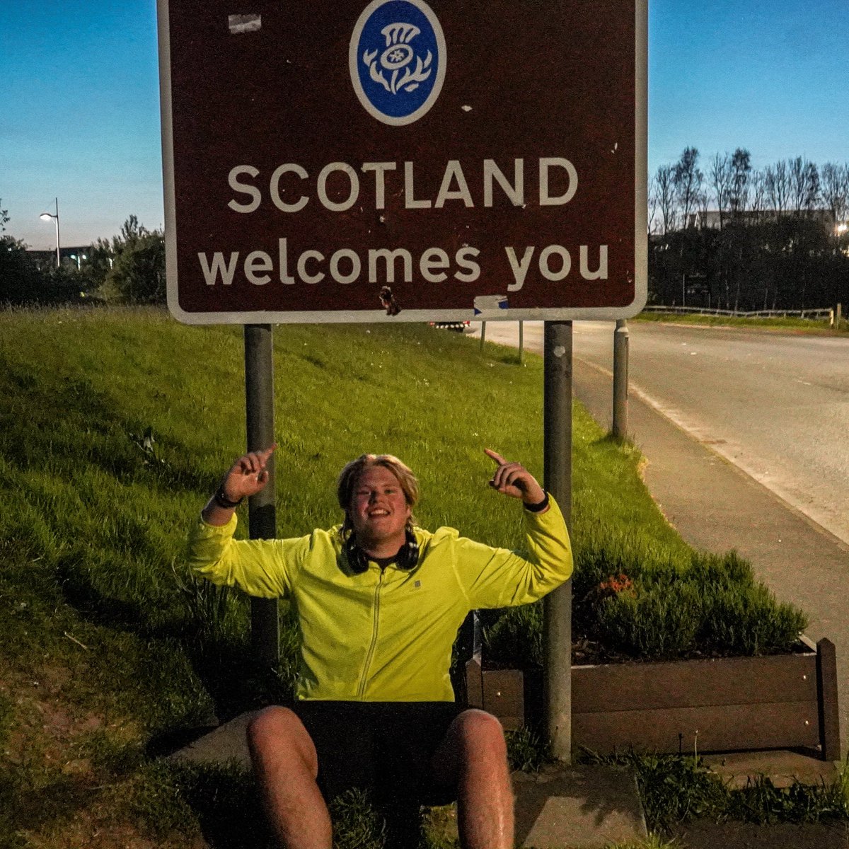Thehullboy1's tweet image. I have no words. We have officially ran to Scotland 🥹❤️

I’m not even gonna try act professional here, I blobbered like a fish and I’m still shocked we’ve made it this far. That was for you dad, the rest of the challenge is for you my mate.

Into the final country of the…