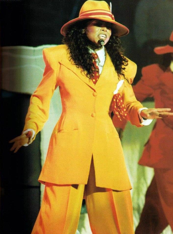 JumpsForJoyy's tweet image. Mind you, she’s sitting at home with no invite