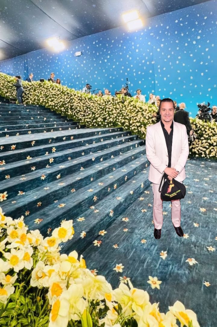 Mike Patton has arrived to the 2025 #MetGala carpet.
