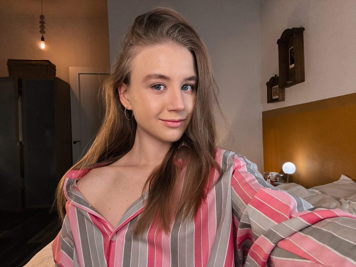 Hey, guys! Online tonight, going live in 10 minutes💖