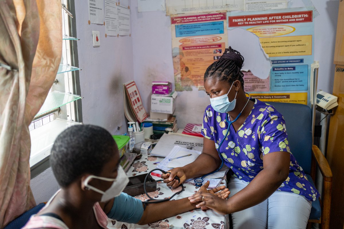 "Globally, midwives are being positioned as a key part of the workforce to help reduce maternal and neonatal mortality." Learn from Dr. Jennifer Akuamoah-Boateng about the role midwives play across health systems. ➡️ bit.ly/44ow4FN

#InternationalDayoftheMidwife
