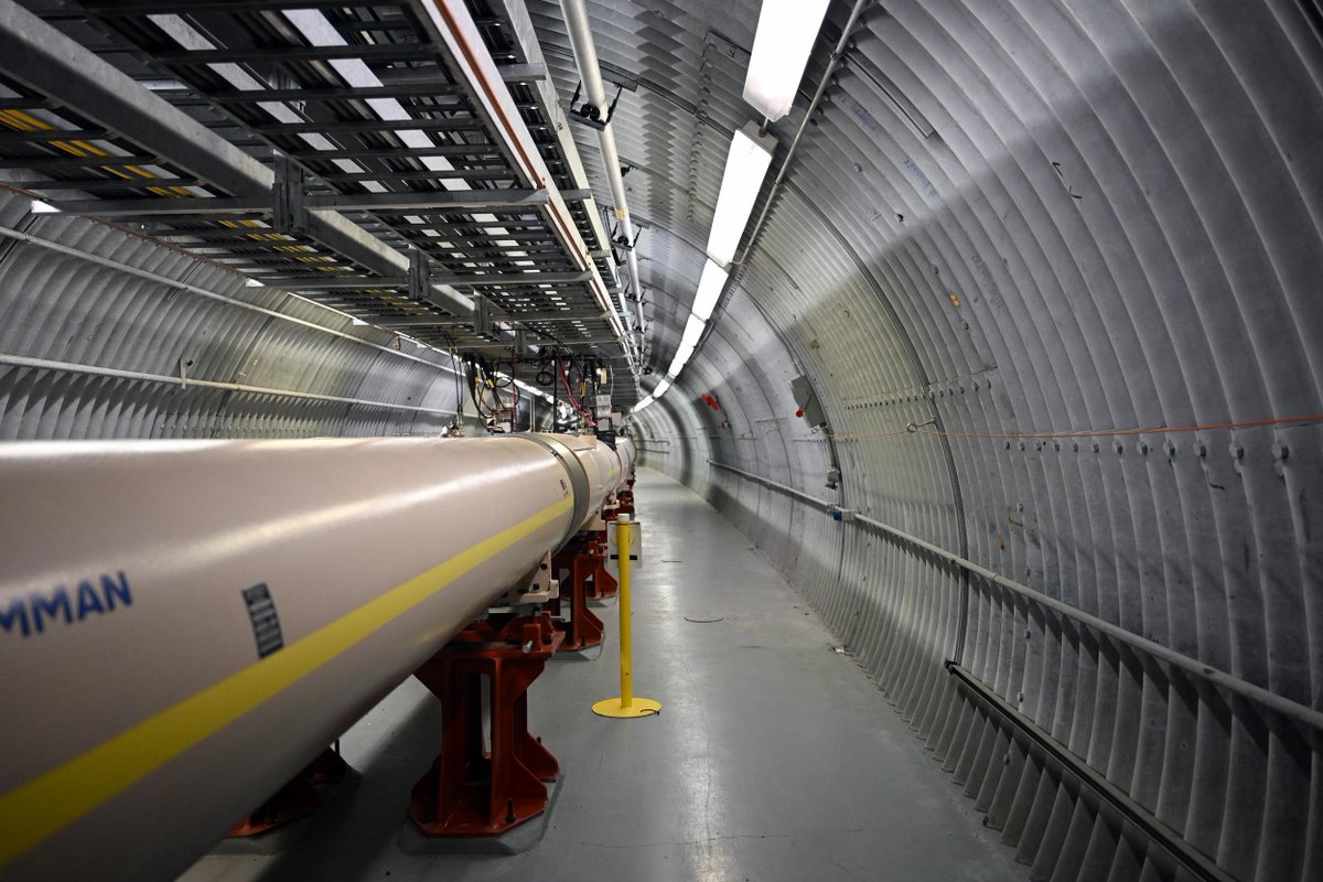 Take a look into a 2.4‑mile-long particle racetrack! 🏎️ 👀

Welcome to the Relativistic Heavy Ion Collider's accelerator tunnel. Here, superconducting magnets steer beams of heavy ions at 99.995% the speed of light. That's 186,000 miles per second. #RHIC