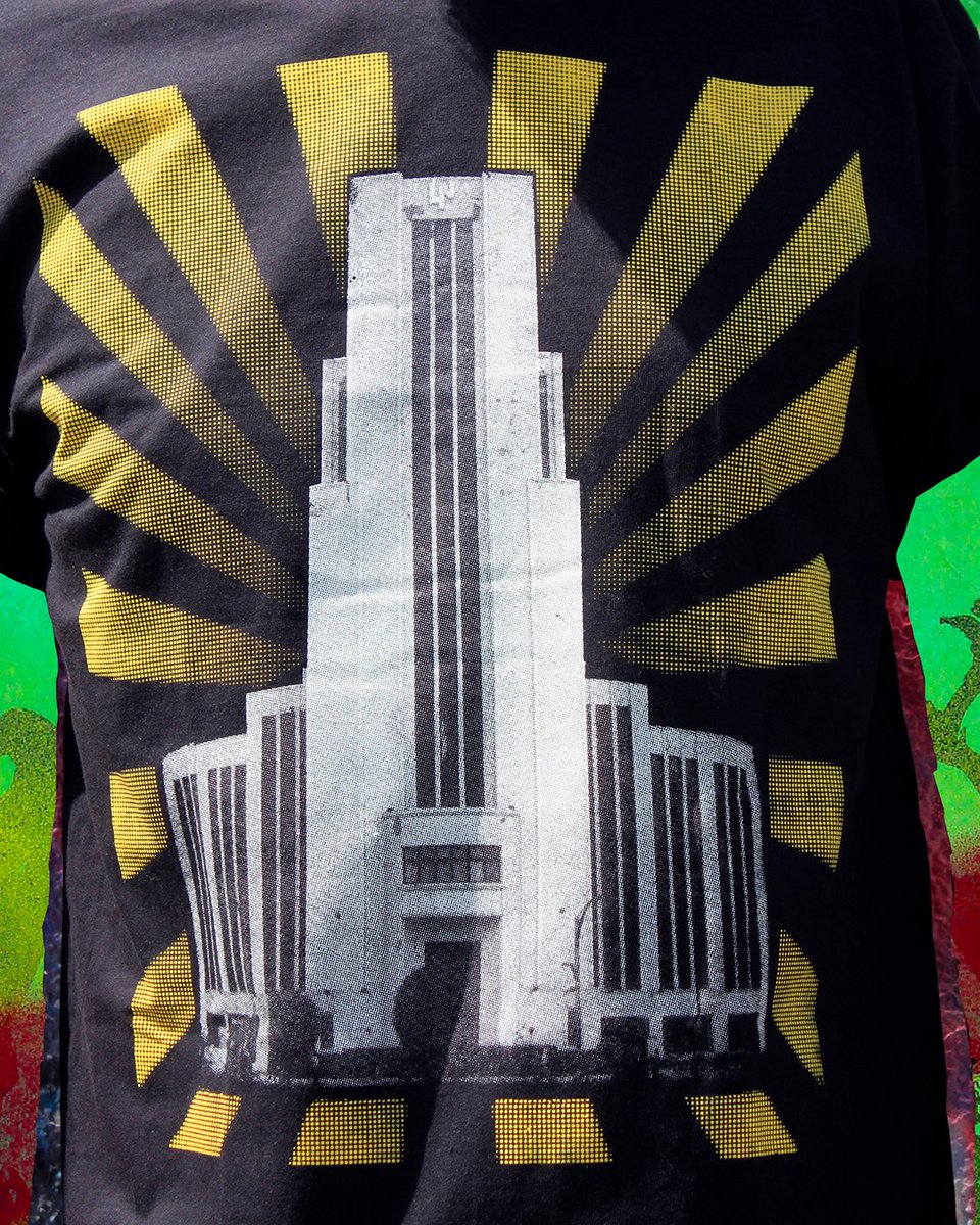 casaobsidianamx's tweet image. 👕 Monolito es arte urbano plasmado en tus atuendos, destacando en su técnica la serigrafía y la fotografía. 

🙌🏿 Un trabajo manual que tienes que conocer.

#serigrafía #artesgráficas #crafty #serígrafos #serigrafista #serigrafíaartesanal