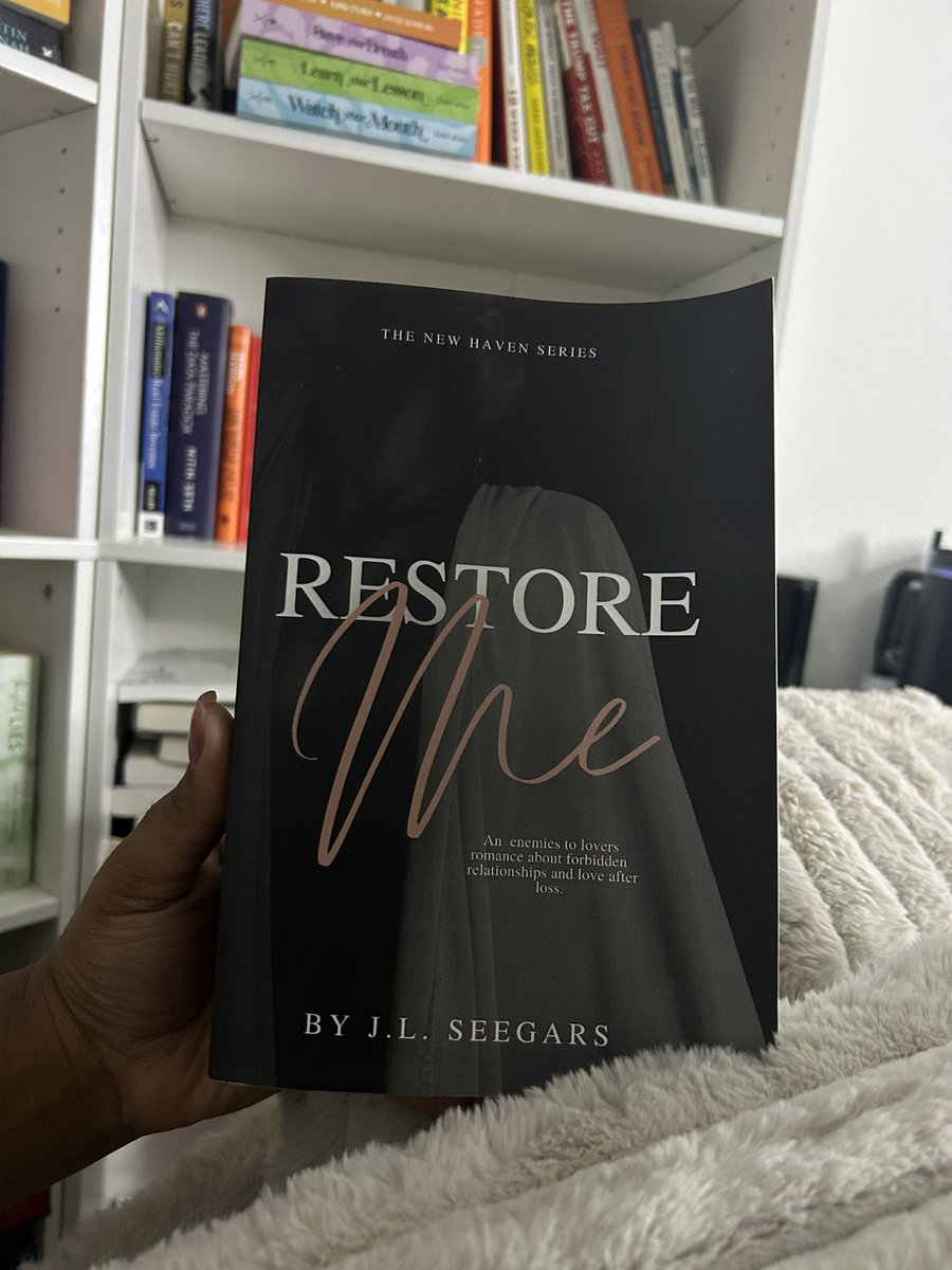 Dont read this book If you’re not willing to put your morals aside for a lil bit🤭🤭🤭 The way this book had me in a CHOKEHOLD all weekend needs to be studied 😫

Angst and yearning is back girlies😫 I love me some Sloane and Dominic❤️