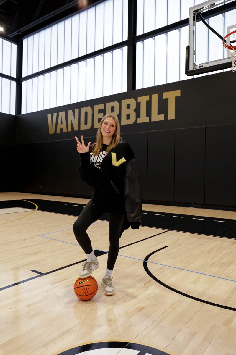 Mitty WBB (@mitty_wbb) on Twitter photo Thanks <a href="/VandyWBB/">Vanderbilt WBB</a> <a href="/SheaRalph/">Shea Ralph</a> for McKenna Woliczko’s terrific OV.
#goMonarchs 🏀💪🦁👑 Thanks <a href="/VandyWBB/">Vanderbilt WBB</a> <a href="/SheaRalph/">Shea Ralph</a> for McKenna Woliczko’s terrific OV.
#goMonarchs 🏀💪🦁👑