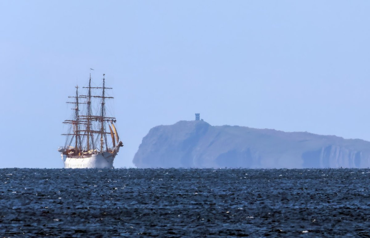 Richard T. Mills (@richardtmills) on Twitter photo The Danish sail training ship 'Danmark' sailing past Blackball Head Napoleonic signal watch tower on its way into Bantry Bay and Glengarriff.
Pity about the heat haze.
@DMA_SFS <a href="/MaritimeBantry/">The Maritime</a> <a href="/visitbantry1/">visitbantry</a> The Danish sail training ship 'Danmark' sailing past Blackball Head Napoleonic signal watch tower on its way into Bantry Bay and Glengarriff.
Pity about the heat haze.
@DMA_SFS <a href="/MaritimeBantry/">The Maritime</a> <a href="/visitbantry1/">visitbantry</a>