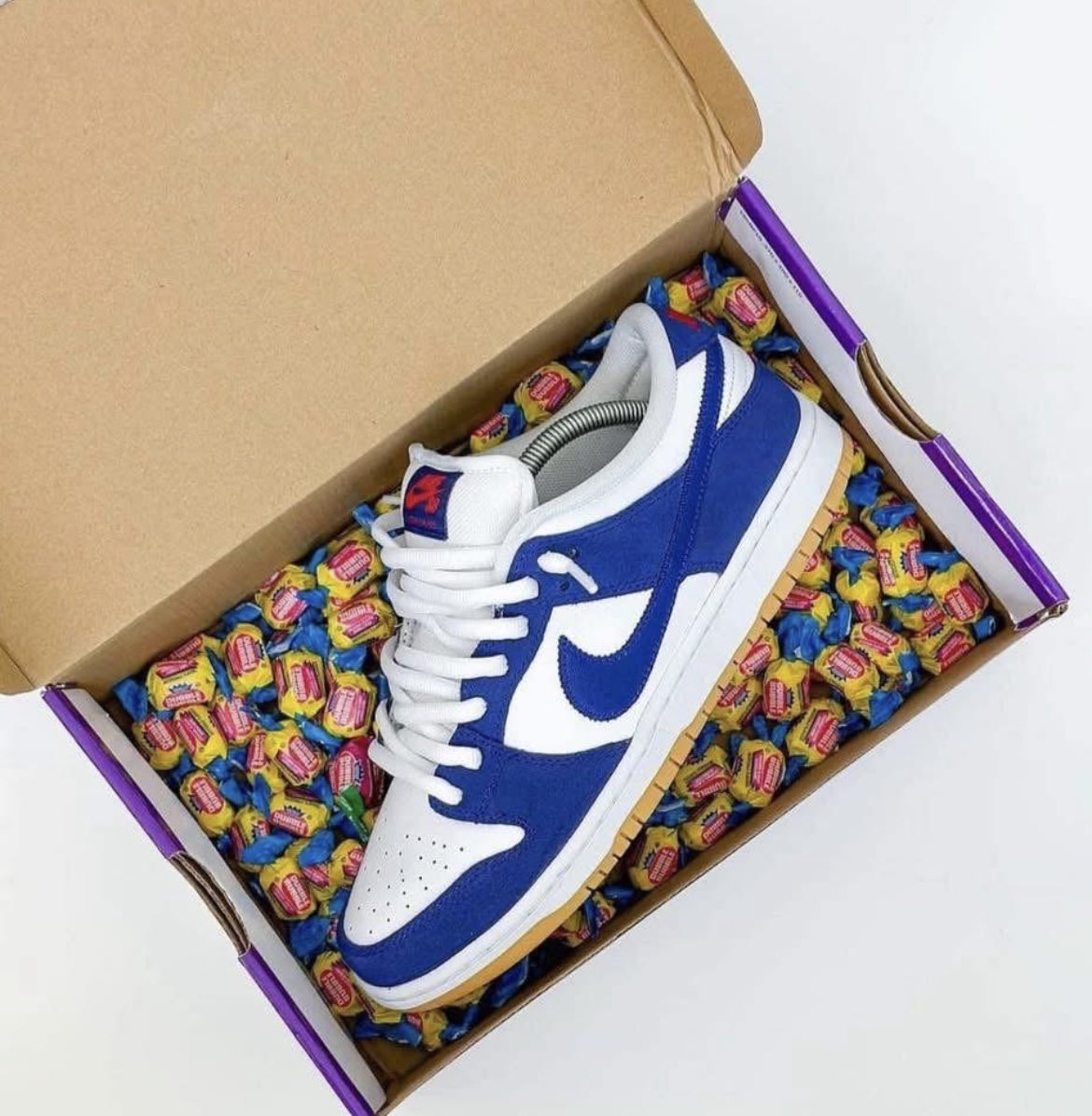 DayDream Kicks tweet media